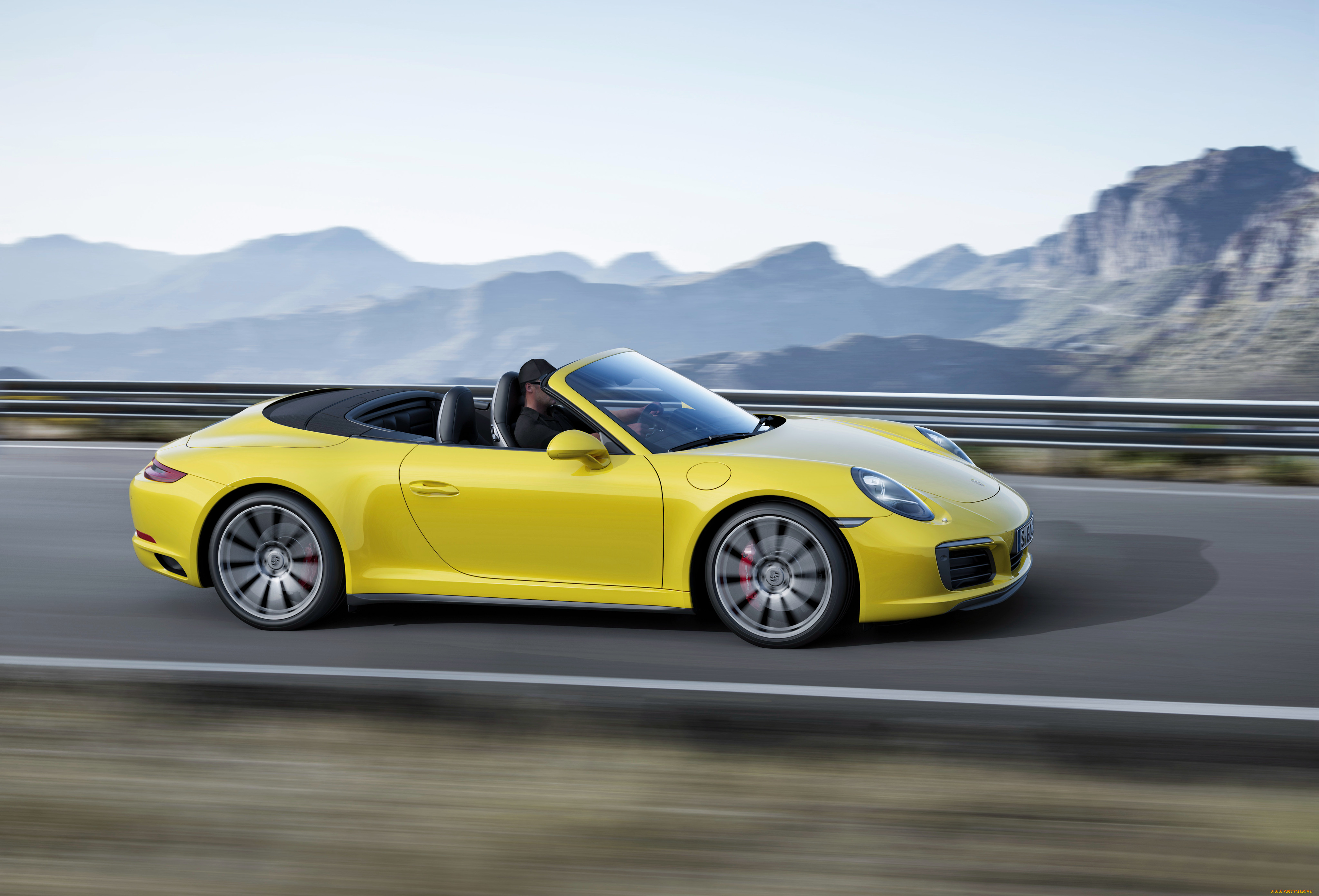 Porsche 911 Carrera 4s Cabriolet Yellow